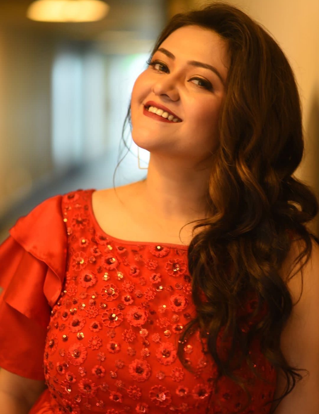 Get Birthday, Anniversary and other wishes from your favorite Bengali celebrity Koneenica Banerjee